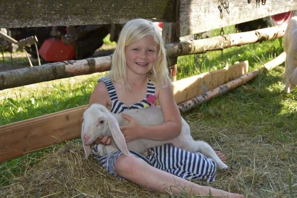 Familienurlaub am Bauernhof in der Steiermark gewinnen, Tiere erleben