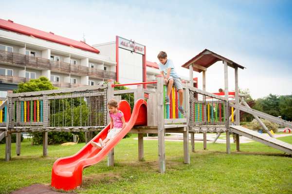 RED Family Hotel in Lutzmannsburg Spielplatz