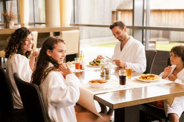 St. Martins Therme & Lodge Badesee 